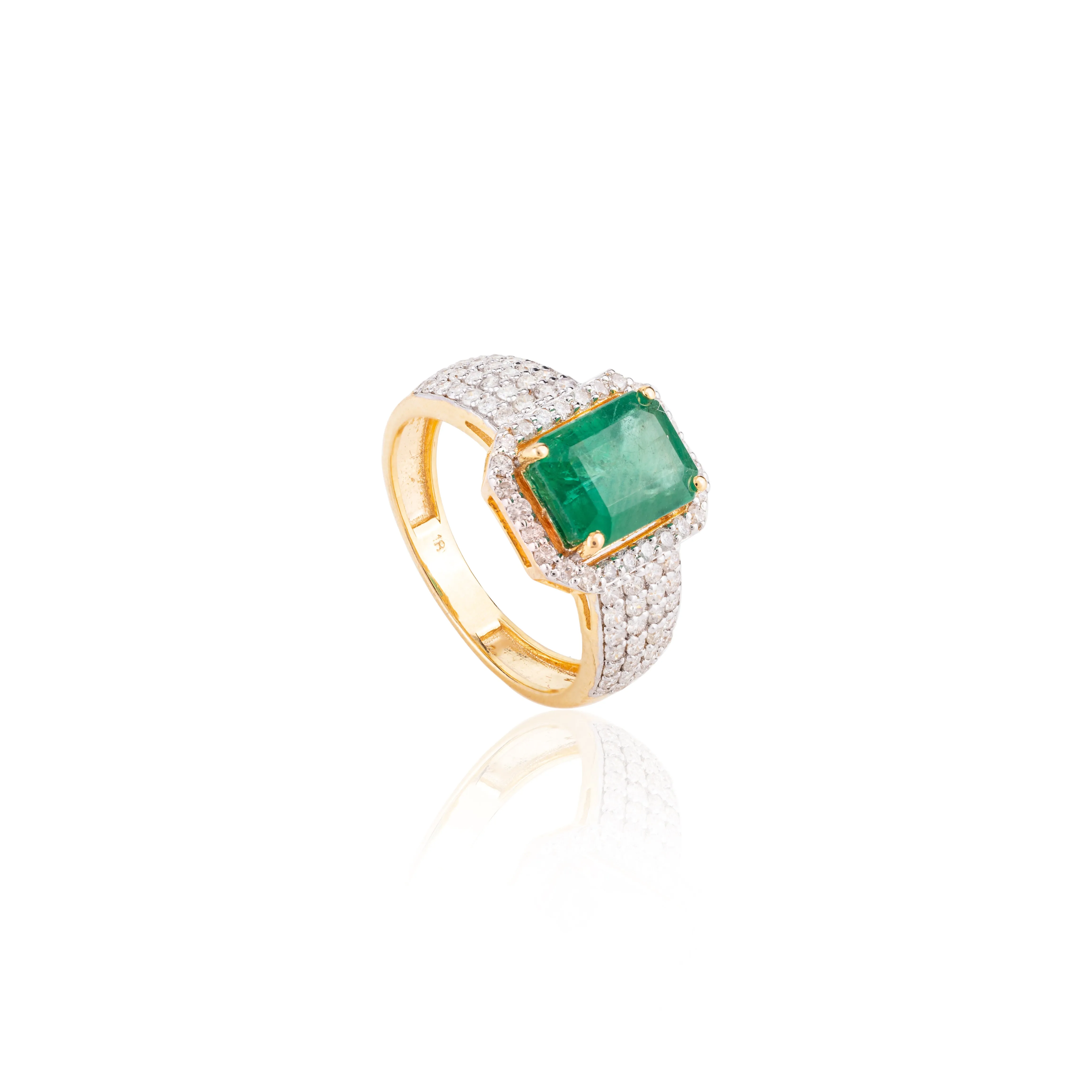 18K Gold Rare Emerald Diamond Solitaire Ring