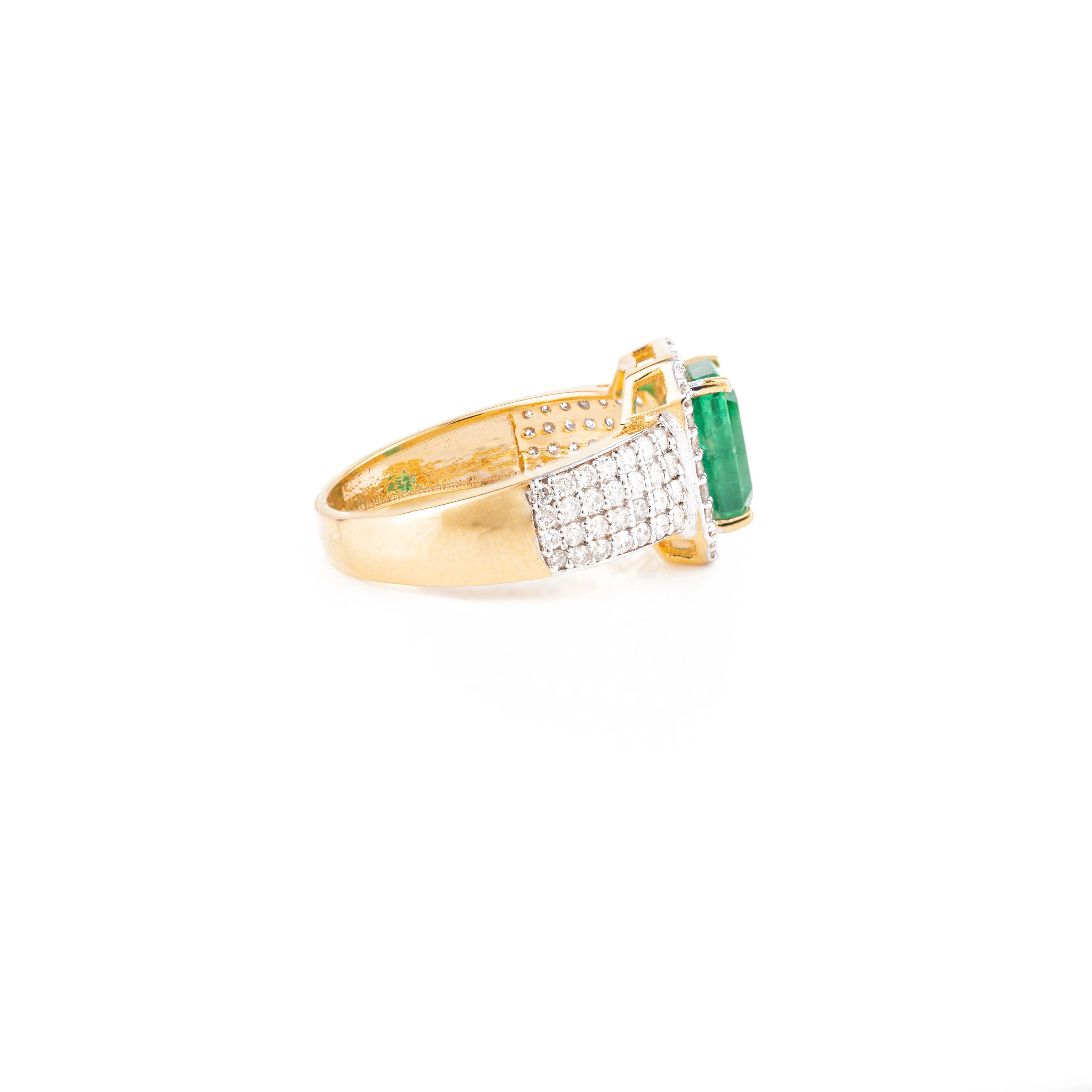 18K Gold Rare Emerald Diamond Solitaire Ring